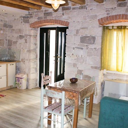 شقة House Kvin Baška Voda المظهر الخارجي الصورة
