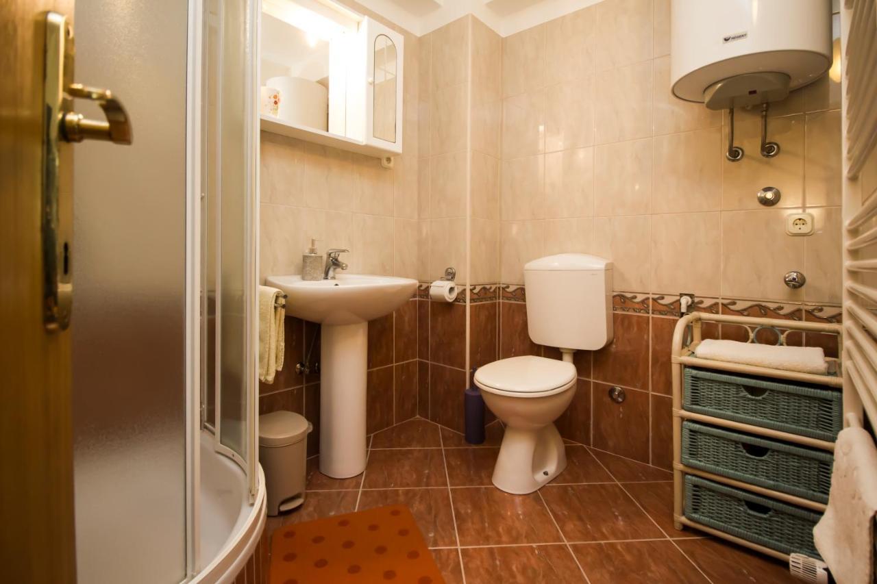 شقة House Kvin Baška Voda المظهر الخارجي الصورة