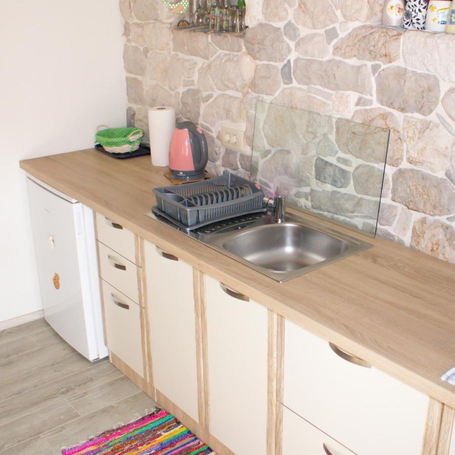شقة House Kvin Baška Voda المظهر الخارجي الصورة