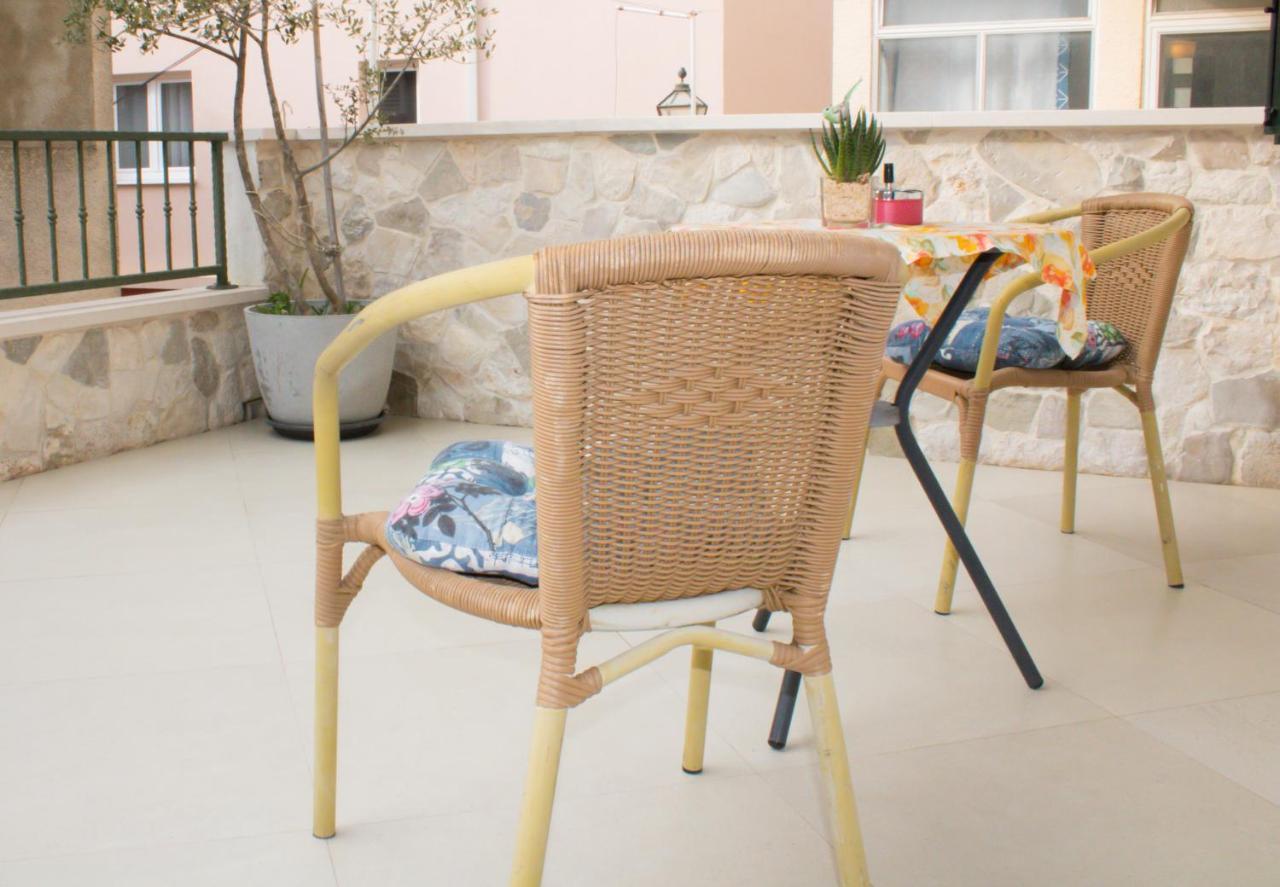 شقة House Kvin Baška Voda المظهر الخارجي الصورة