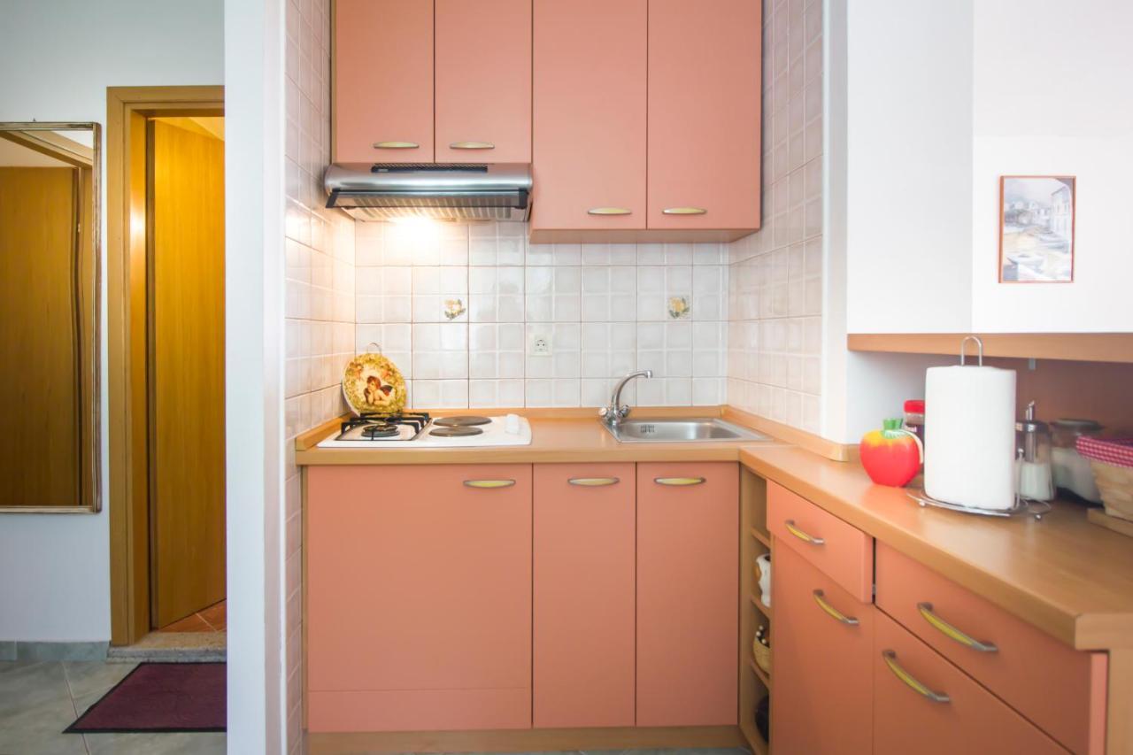 شقة House Kvin Baška Voda المظهر الخارجي الصورة